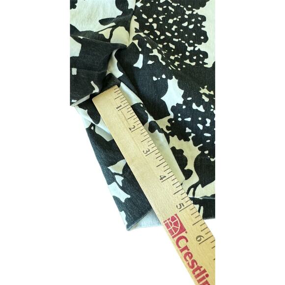The Limited Women’s Size 6 Black White Floral Shorts Cotton Poly Spandex READ - Picture 7 of 7
